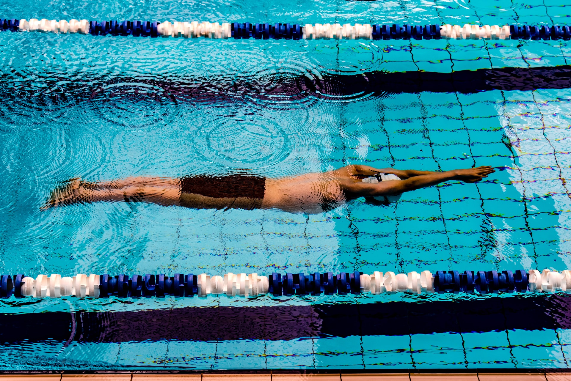 Read more about the article 4 Reasons Why You Should Learn and Join Swimming Lessons in London